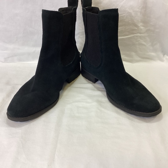 UGG HILLHURST II SZ 8 Black Suede / Knit Ankle Boots so 8 $190 main image 0